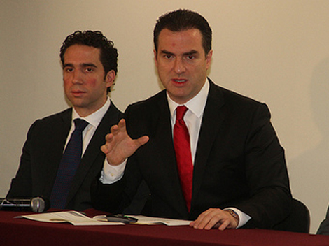 El titular de la dependencia, Adrián de la Garza Santos anunció la reestructuración. 
