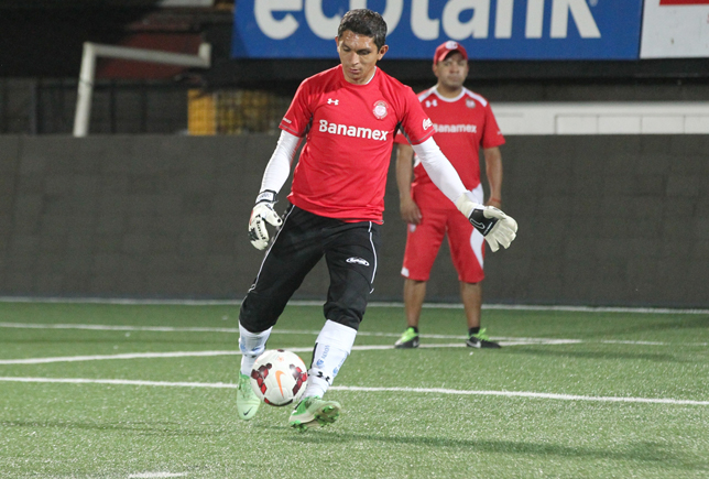 César Lozano será titular en la puerta del Toluca.