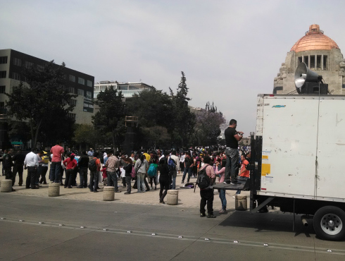 Estudiantes marcharán hacia el Zócalo.
