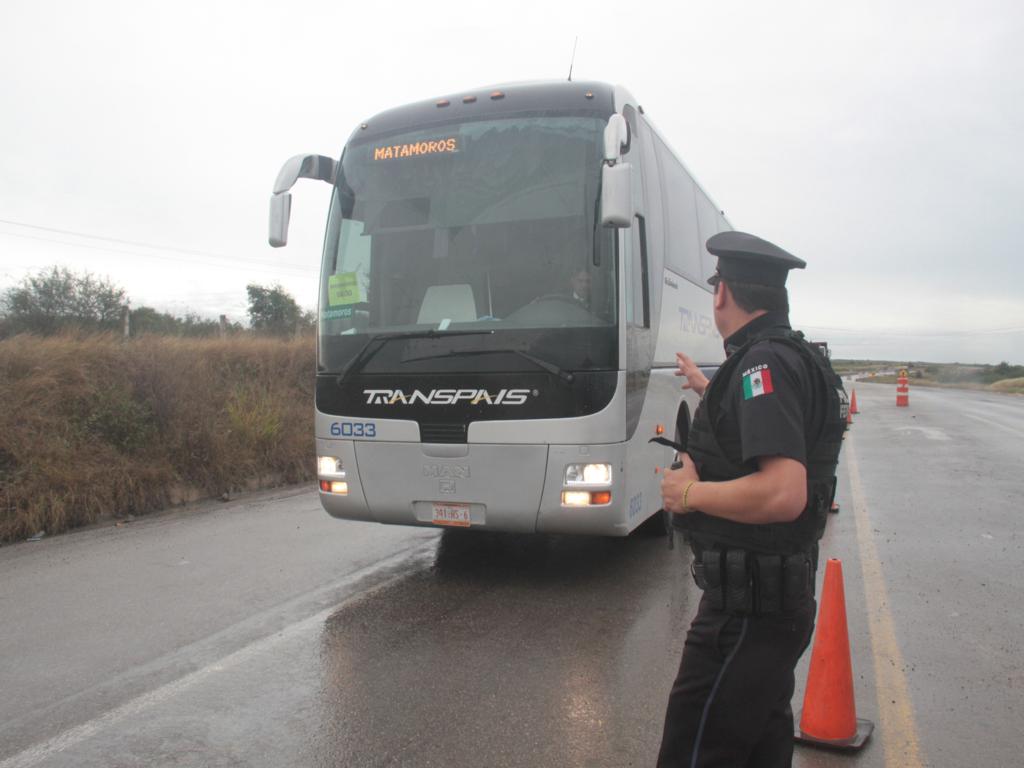 Fuerzas federales y estatales custodiarán las carreteras entre ambos estados.