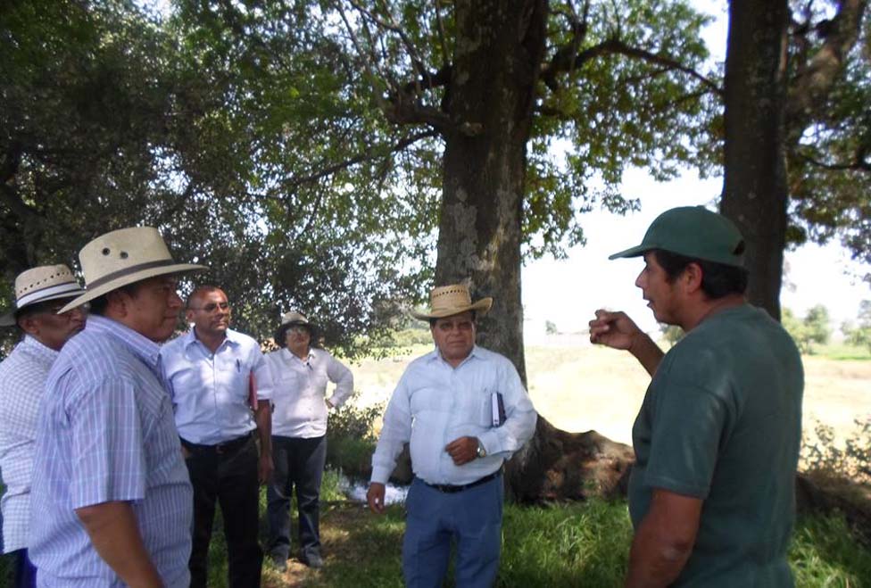 Buscan brindar apoyo directo y a través de gestiones a pequeños productores.