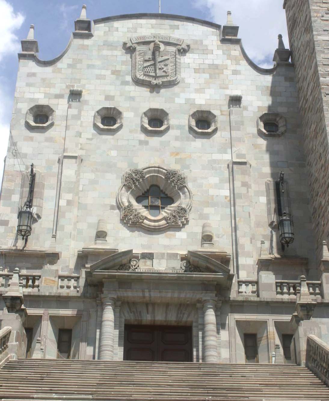 El recurso servirá para crear nuevas plazas en la Universidad.