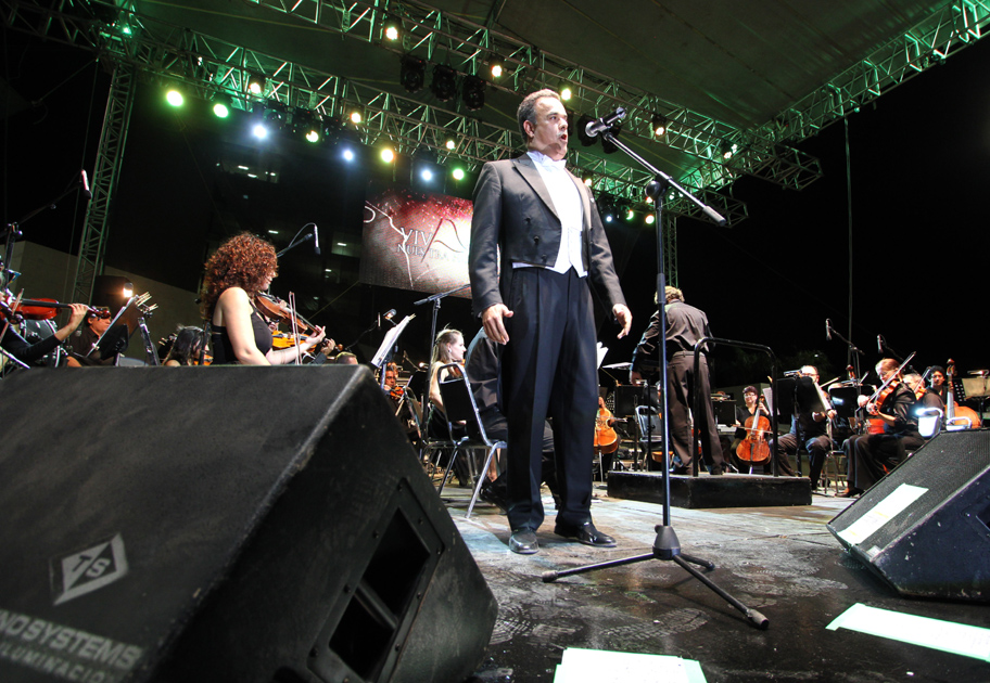 Las asistentes sentían que el tenor cantaba sólo para ellas.
