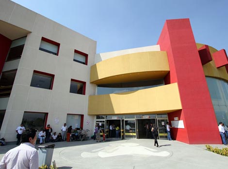 Los padres pueden acudir al Hospital del Niño para tratar a sus hijos. 