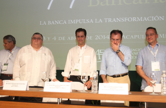 El secretario de Hacienda y el gobernador del Banco de México en la Convención Bancaria