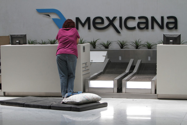 Protesta de ex trabajadores de Mexicana de Aviación