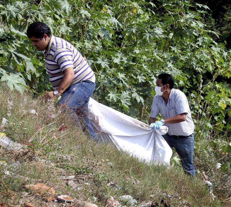 Los cuerpos fueron abandonados en la comunidad de Cerro Chiquito. 