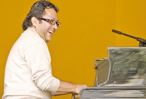 Todos los músicos tocarán obras originales, dice el pianista mexicano.