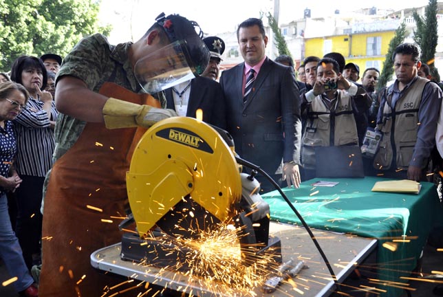 Canje de armas en Naucalpan