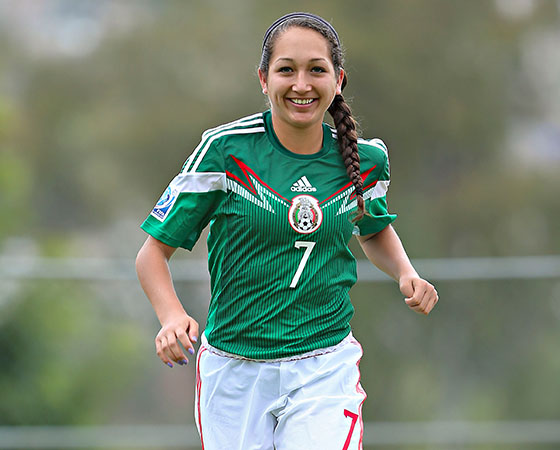 Janae González