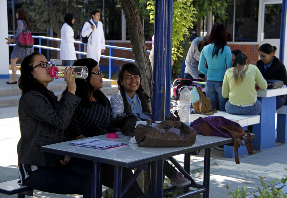 Los alumnos eran asaltados durante las horas de entrada y salida de clases.