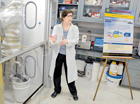 Heather Willauer, química del NRL, trabajó nueve años en la investigación.