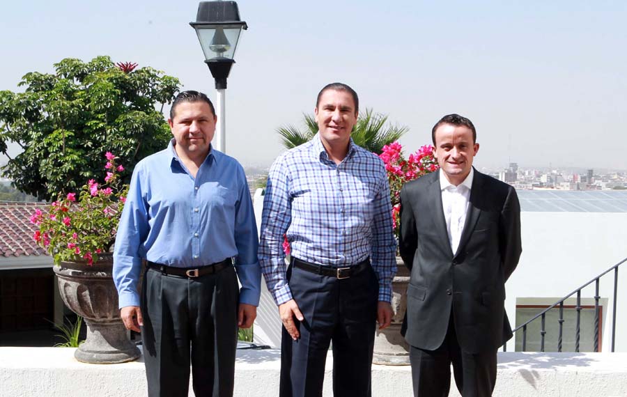 Roberto Rivero Trewartha, Rafael Moreno Valle y Mikel Andoni Arriola Peñalosa.
