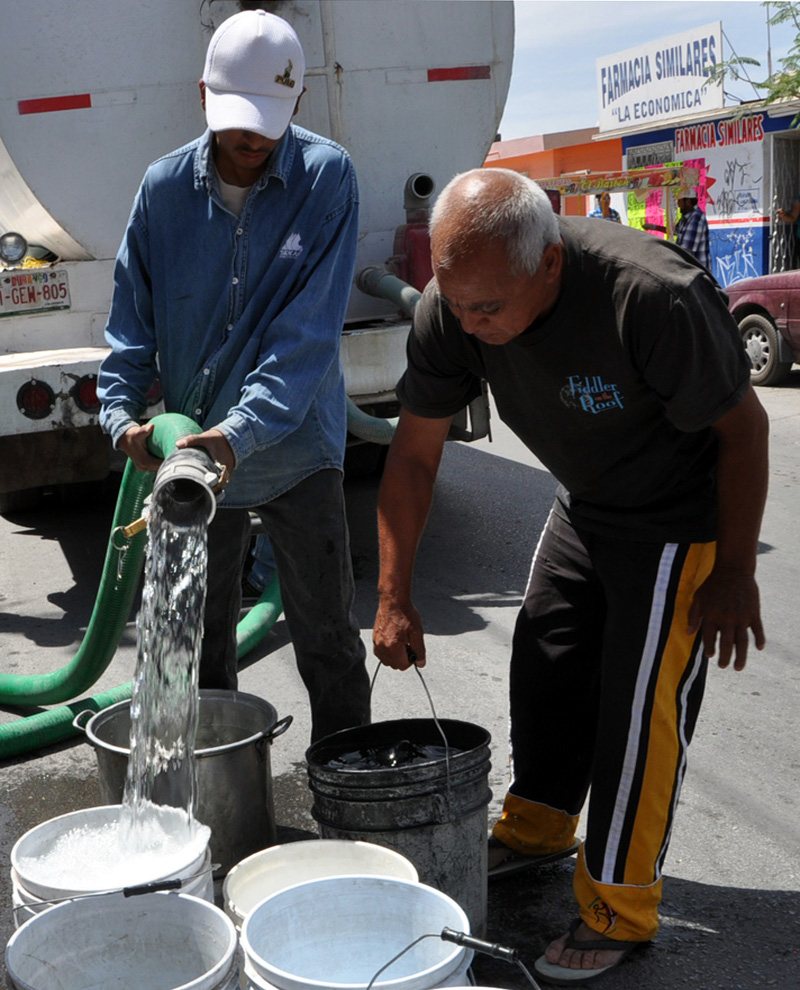 Ayer todavía recibieron agua por medio de pipas.