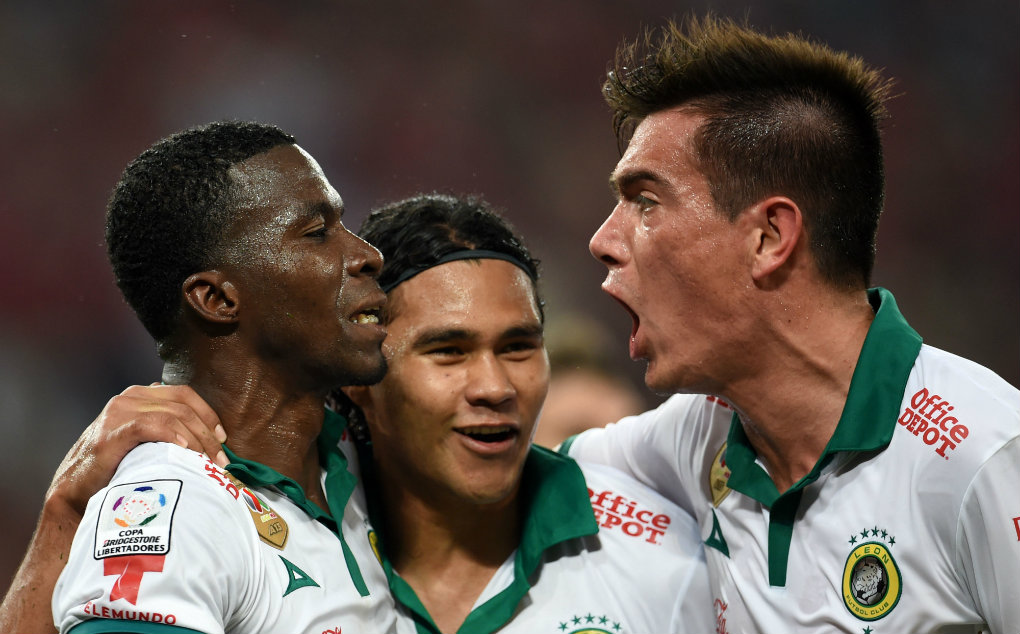 León le gana al Flamengo