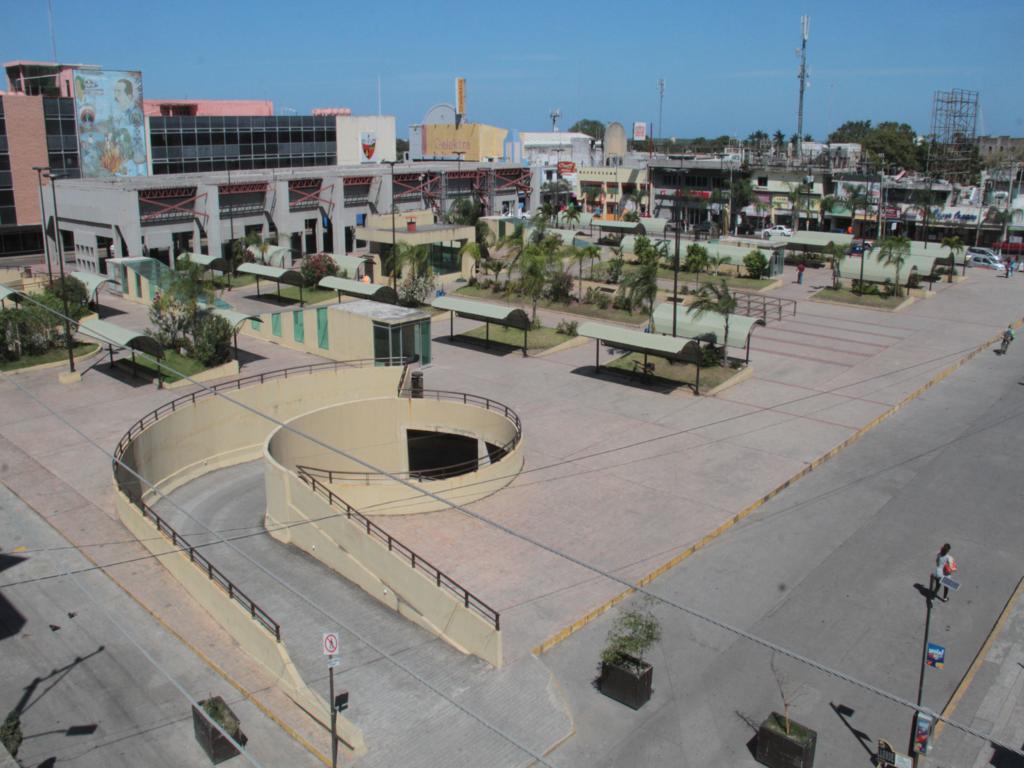 La obra continúa en deterioro al no recibir mantenimiento integral debido al pleito legal.