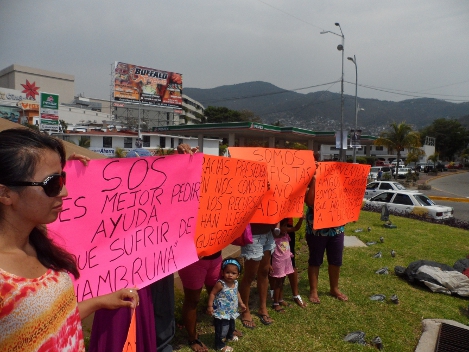 Damnificados por 'Manuel' piden ayuda a la población acapulqueña,  pues dicen que no han recibido apoyo del gobienro.