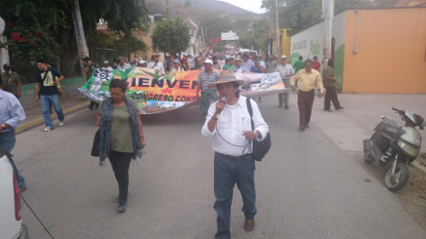 Los activistas hicieron un pronunciamiento en contra de las reformas educativa local.