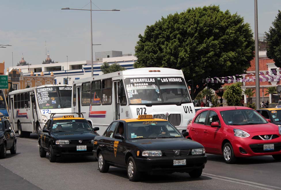 La marcha provocó caos vial en la zona del bulevar 5 de Mayo.