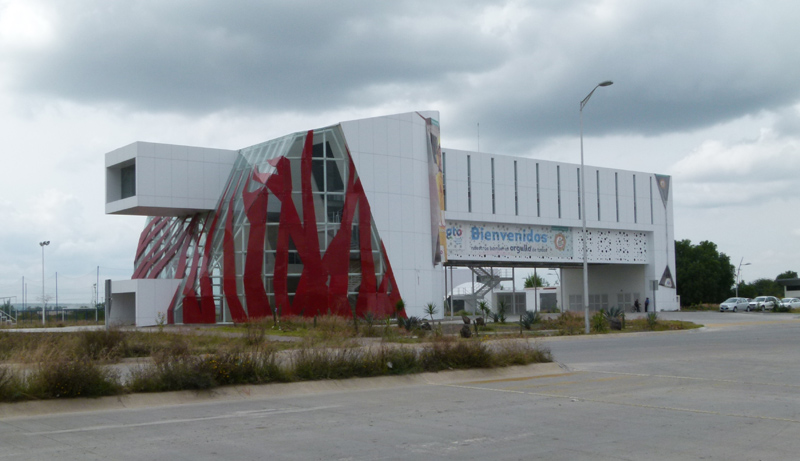 Requieren empresas de Puerto Interior incrementar la transportación aérea.