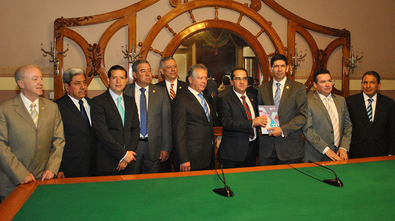 Entregó su informe al Congreso.