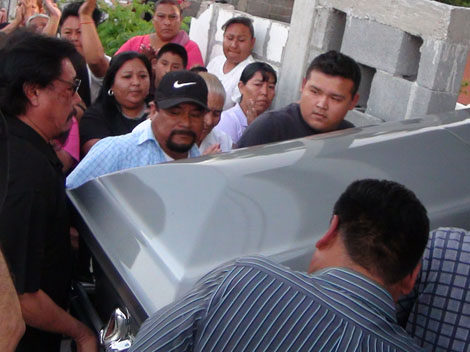Fue recibido al ritmo del mariachi 