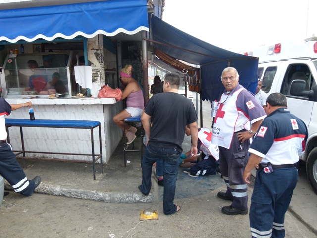 El percance dejó a tres personas lesionadas.