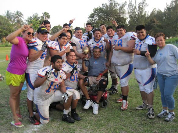 El presidente de la liga felicitó a cada uno de los jugadores