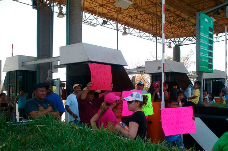 Exigen la liberación de autodefensas que han sido encarcelados en distintos penales. 