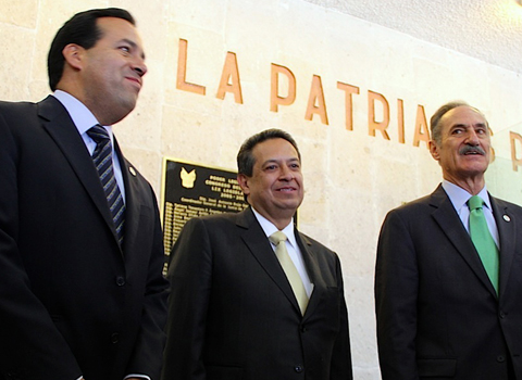 Humberto Lugo, Alejandro Straffon y el coordinador Ernesto Gil Elorduy. 