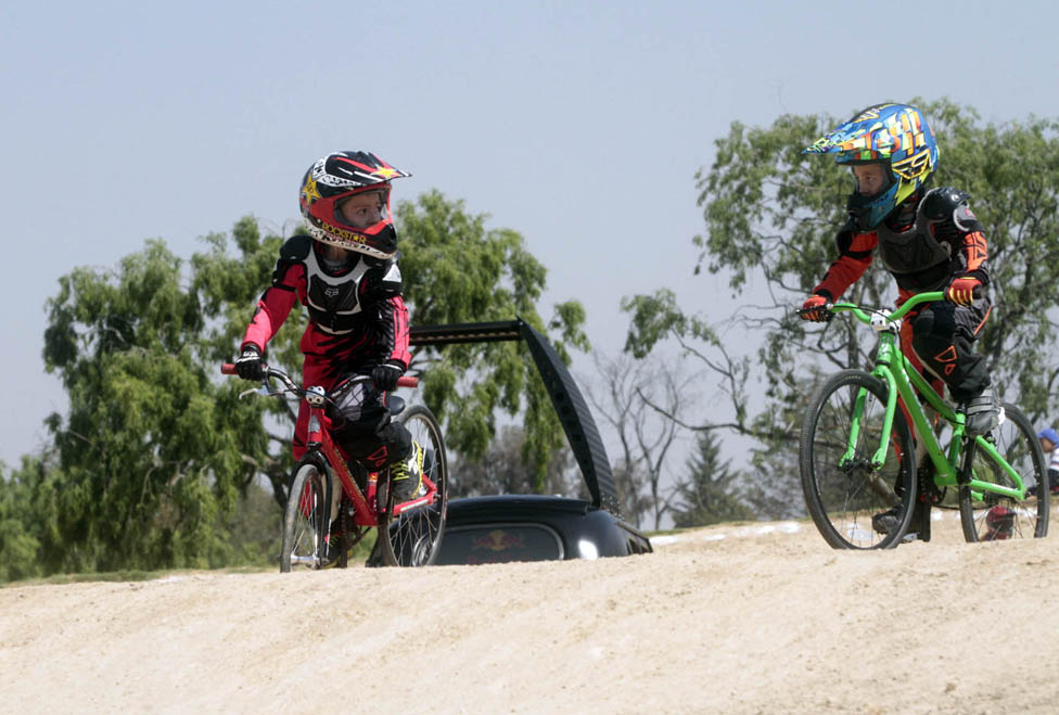 Aspectos del campeonato de BMX.