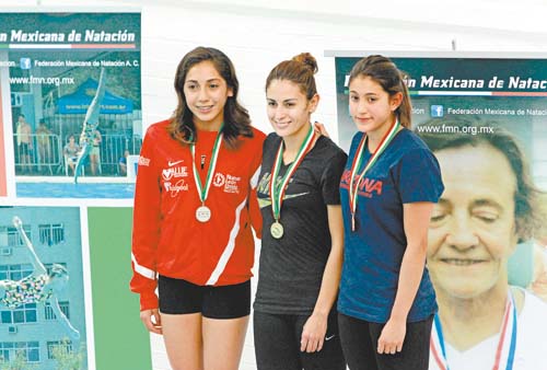 Paola Espinosa volvió a dominar la plataforma en el selectivo nacional.