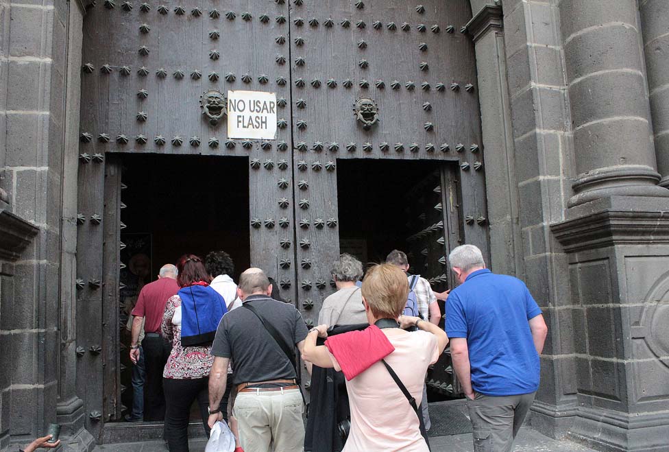 Caravanas de visitantes del extranjero presentan cada vez una mayor frecuencia.