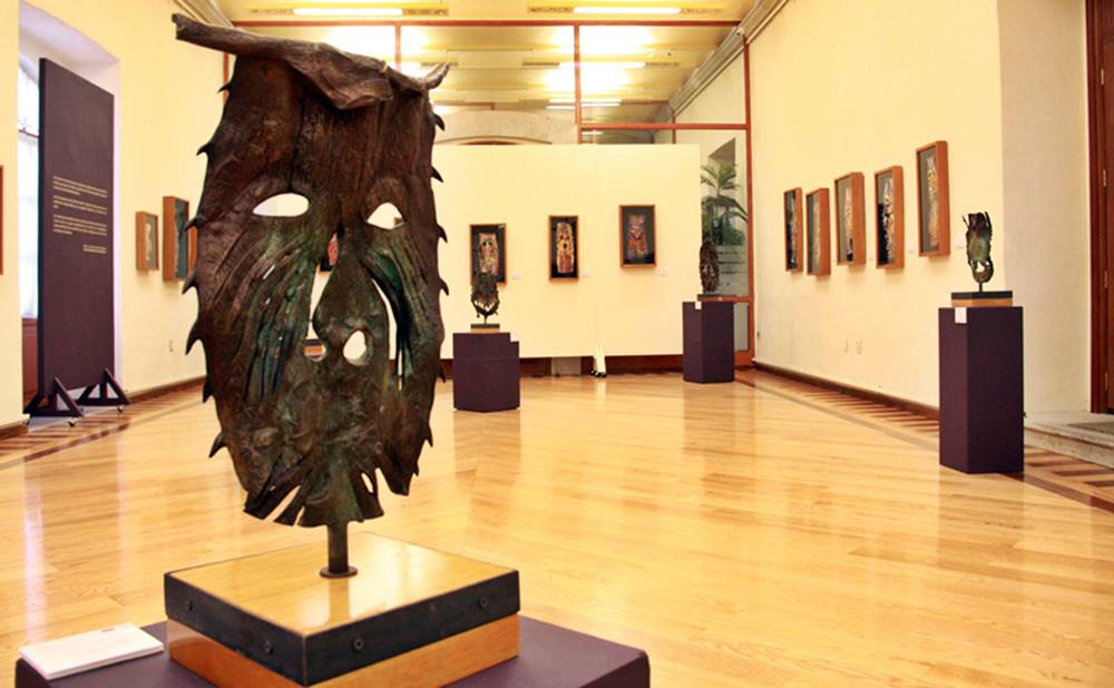 El Centro Cultural Universitario "La Garza" exhibe la exposición Deidades aztecas del maíz conformada por monolitos de ese pueblo. 