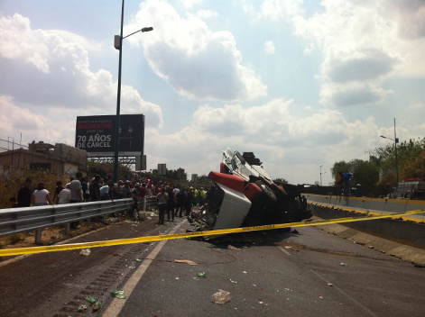 El camión perdió el control en la zona