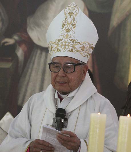 El obispo emérito Anselmo Zarza Bernal 