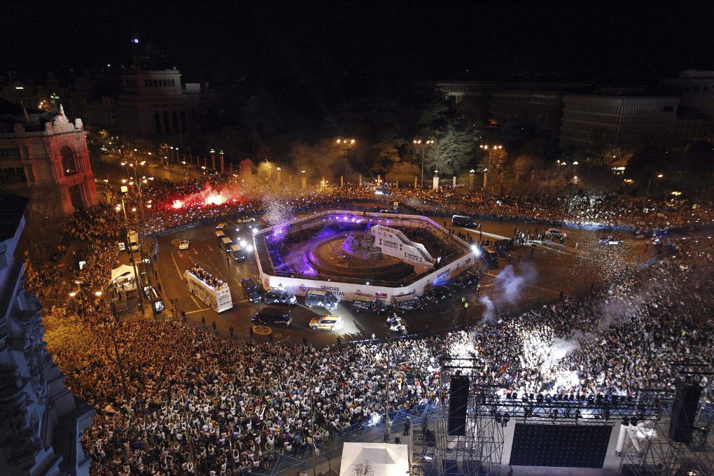 El festejo del Madrid llenó la plaza de Cibeles