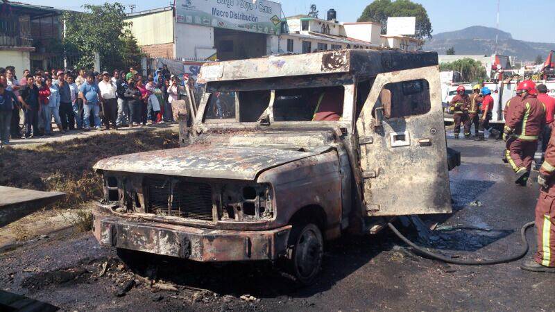 El fuego consumió la totalidad del vehículo de valores. 