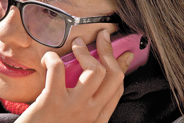 El operador celular demanda una compensación.
