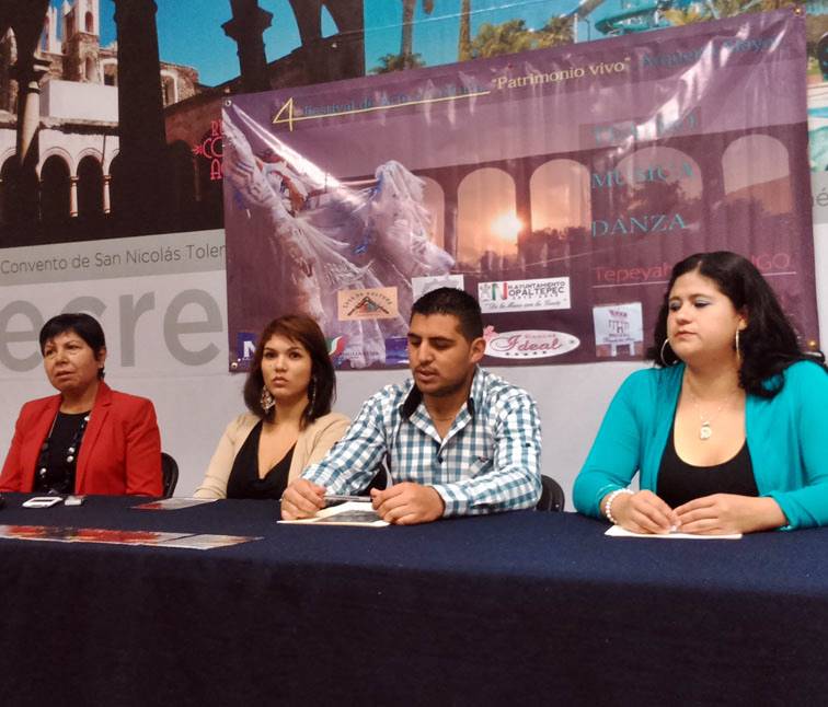 Integrantes de la Asociación Civil Arquería Mayor, Arte y Cultura. 