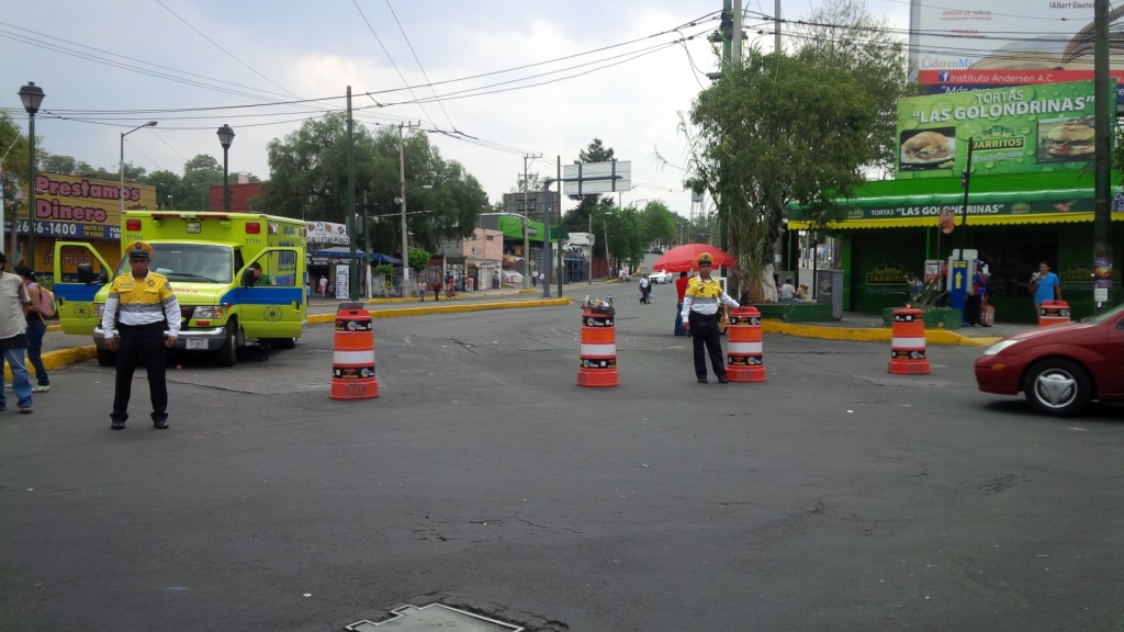 Los uniformados también realizan cortes a la circulación