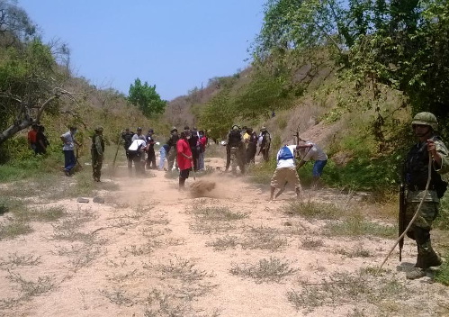 Personal de la Procuraduría y elementos del Ejército se trasladaron hasta el lugar. 