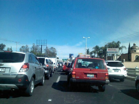 Se registra fuerte congestionamiento vial sobre esta vía