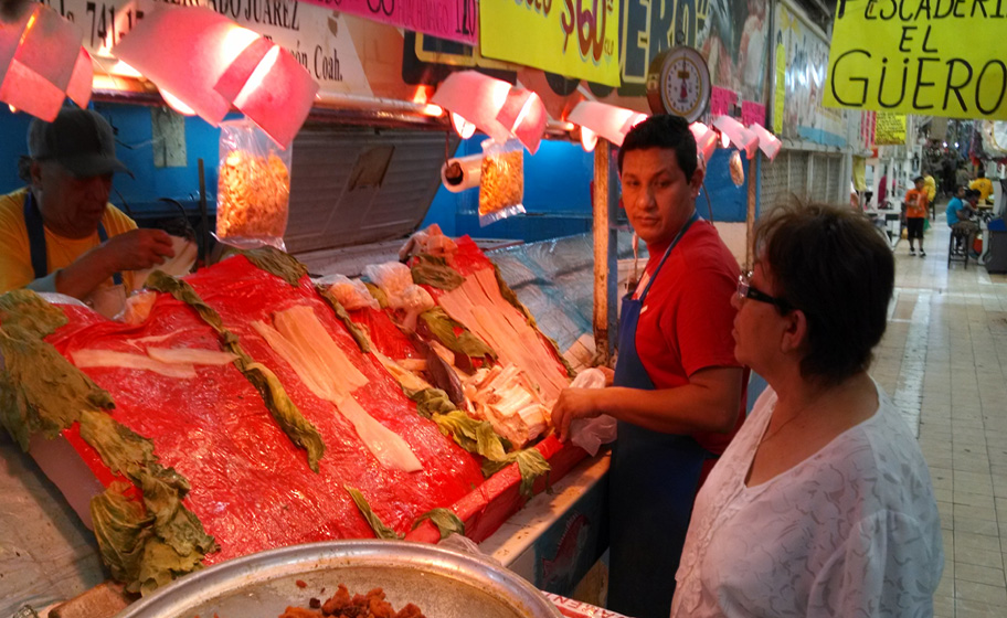 Más de 50 años de existencia tiene el local ubicado dentro del mercado torreonense.