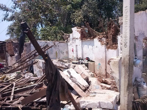 Así quedó una de las viviendas en Petatlán después del temblor.