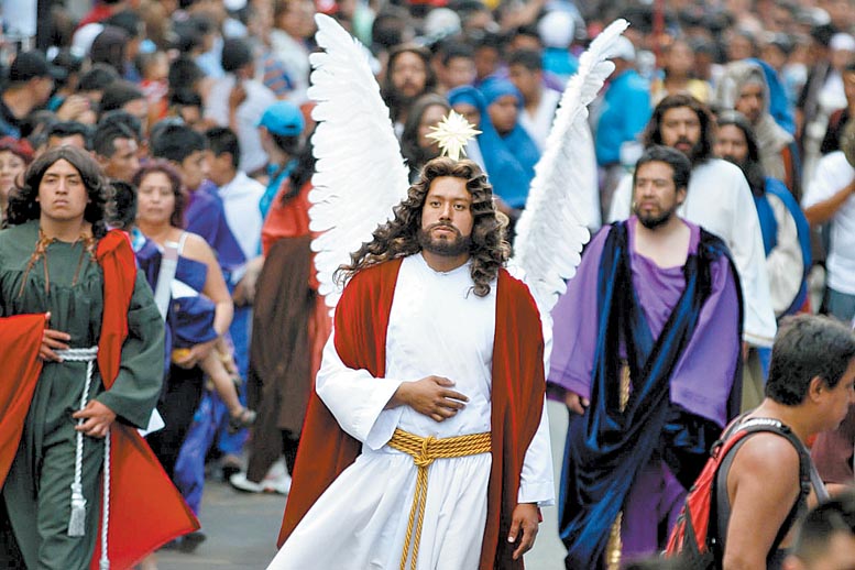 Eduardo Guzmán Flores, estudiante de la UAM, representa al Cristo de Iztapalapa.