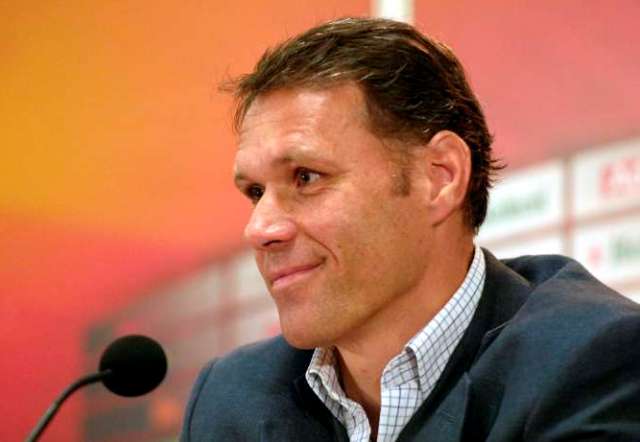 Marco Van Basten, nuevo entrenador del AZ Alkmaar