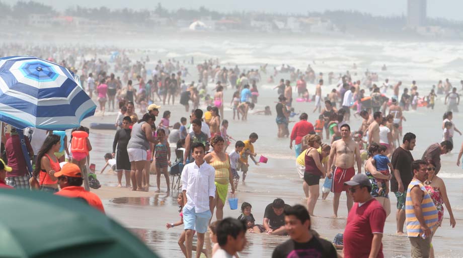 Aumento afluencia en playa Miramar 