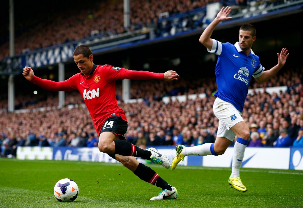 Javier Hernández entró de cambio ante Everton