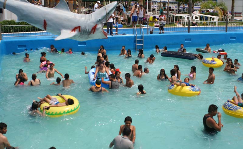 Los parques acuáticos registraron mayor afluencia en estas vacaciones.